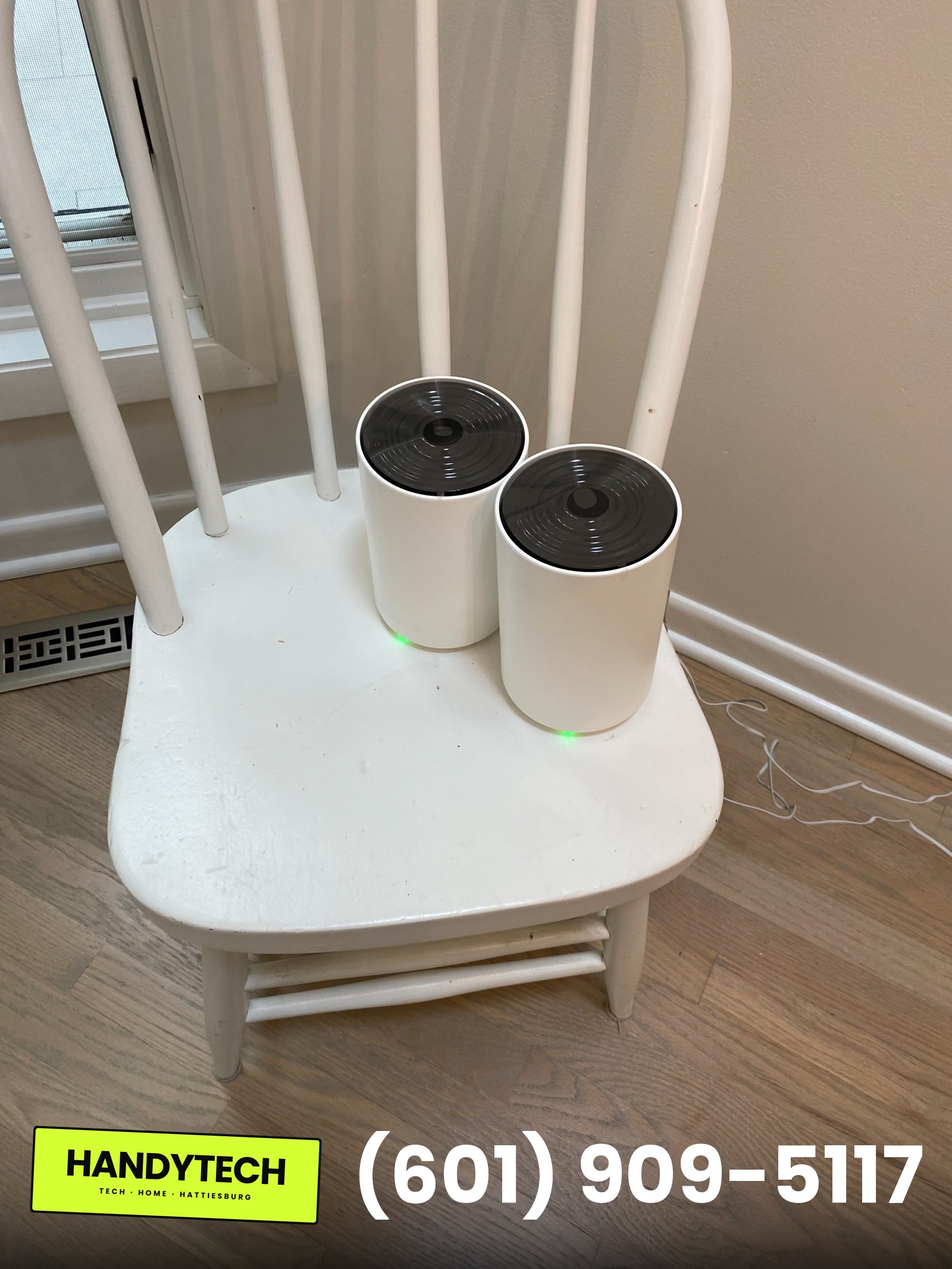 HandyTech LLC Hattiesburg mesh WiFi router units set up in a Hattiesburg MS home